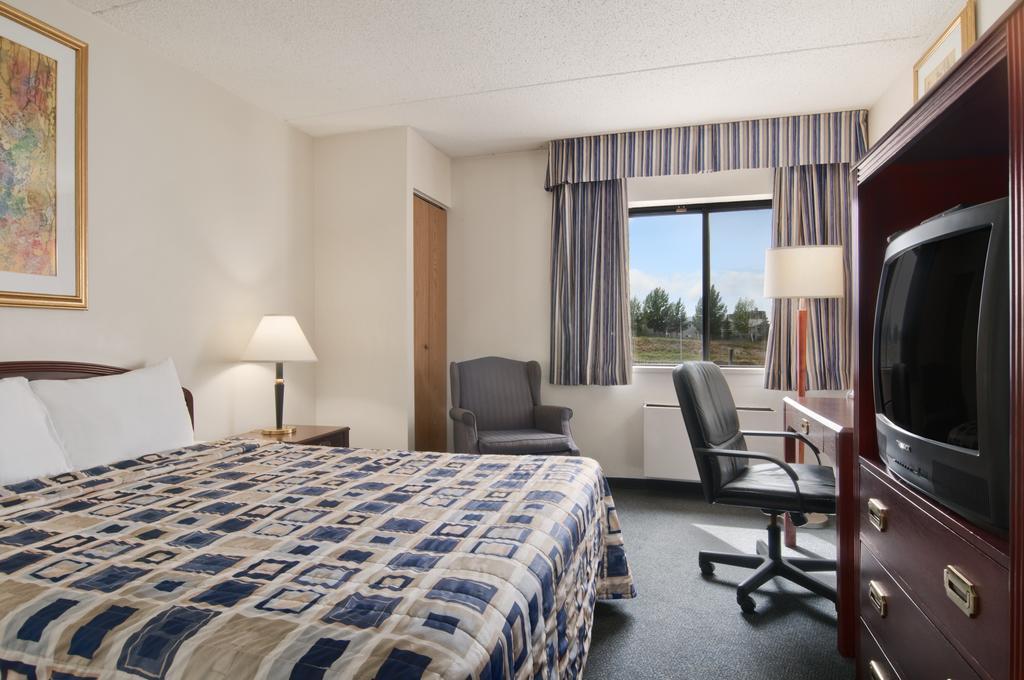 Travelodge Calgary Macleod Trail Zimmer foto